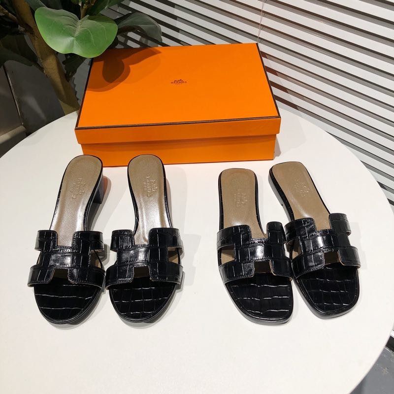 H**mes oran crocodile sandals in black