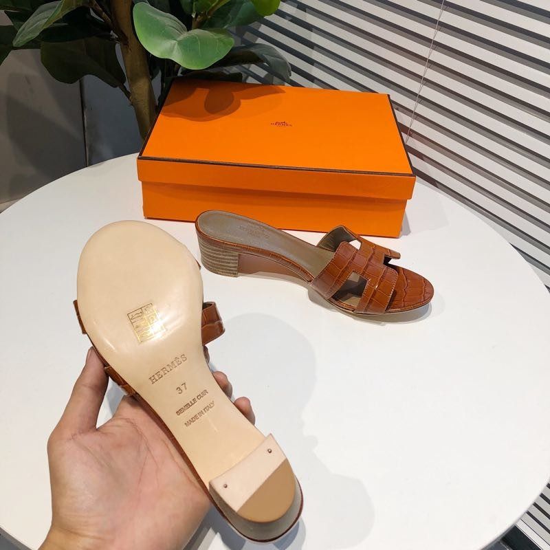 H**mes oran crocodile sandals in brown