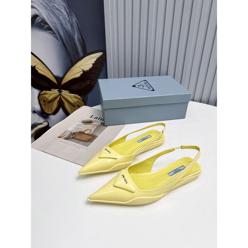 Pra*a pointed toe leather shoe yellow