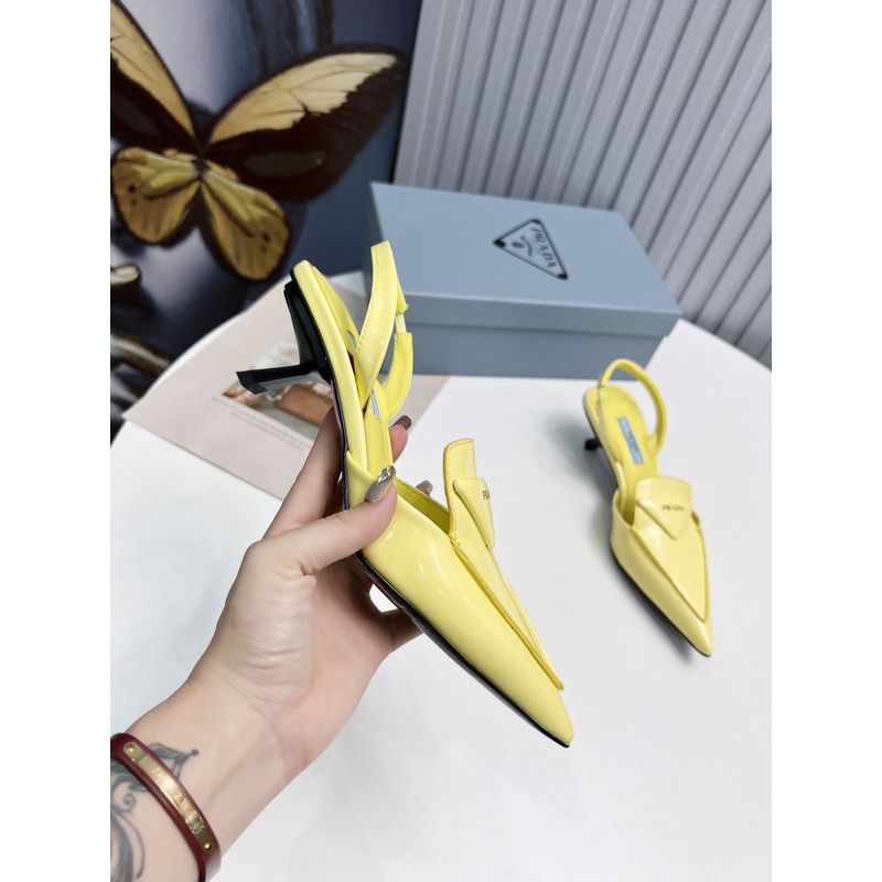 Pra*a pointed toe leather shoe black yellow