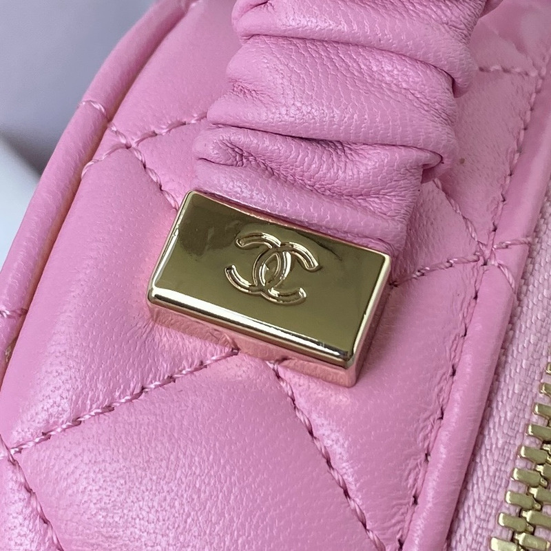 Ch*el vanity case - shiny lambskin & gold-tone metal pink