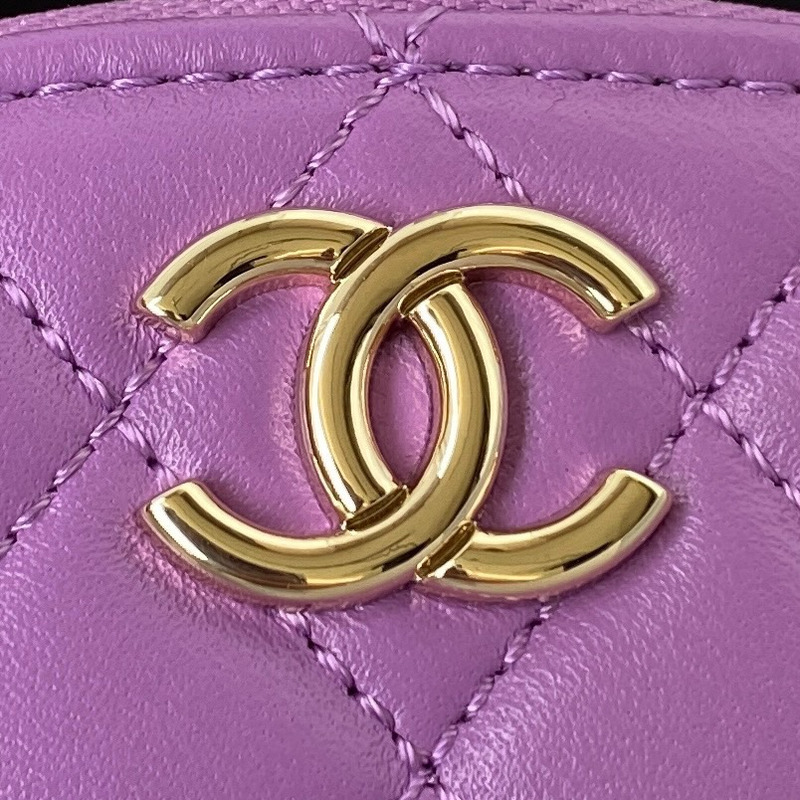 Ch*el vanity case - shiny lambskin & gold-tone metal purple