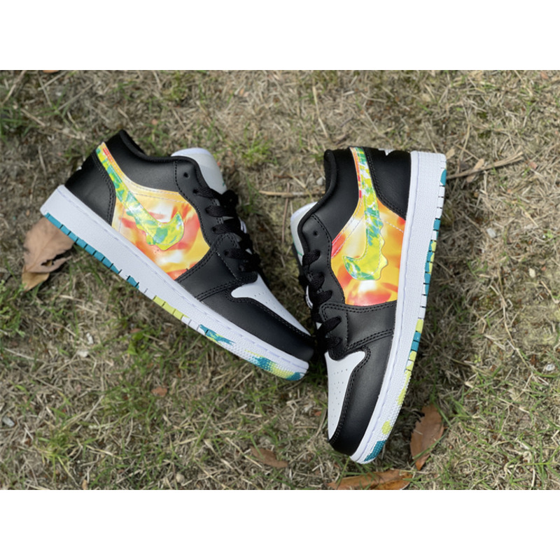 Air Jordan 1 Low SE Sneaker Black/White-Team Orange
