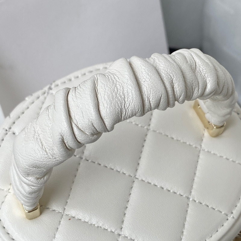 Ch*el  white small bucket  13.5cm-13.5cm-11.5cm