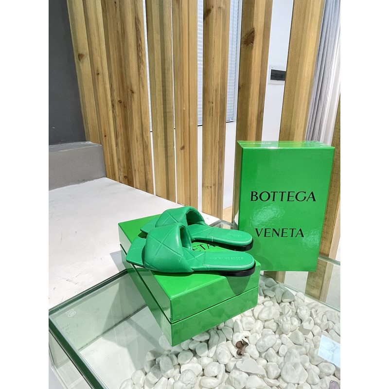 Bo*te*ga ve*ne*ta rubber lido sandals parakeet