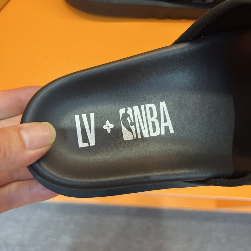 l**is V*t*n x nba miami mule black