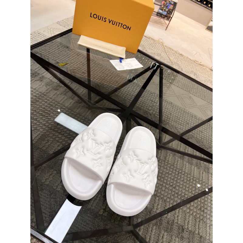 l**is V*t*n waterfront slippers white