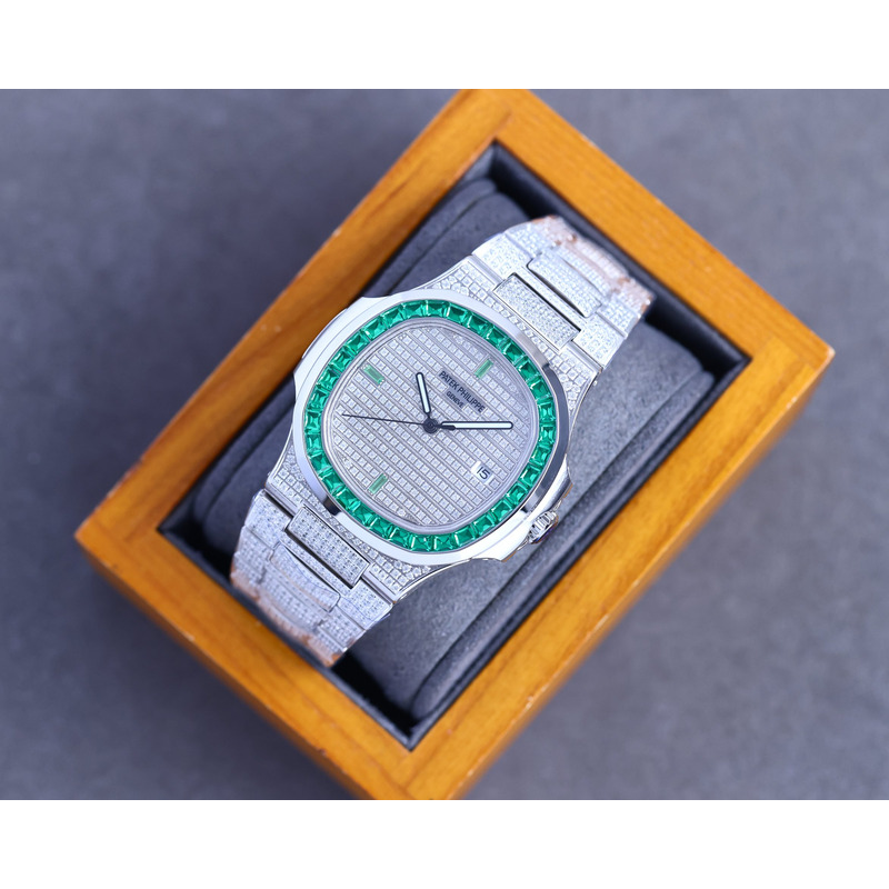 patek philippe nautilus 5719 green emerald Di*m*nds