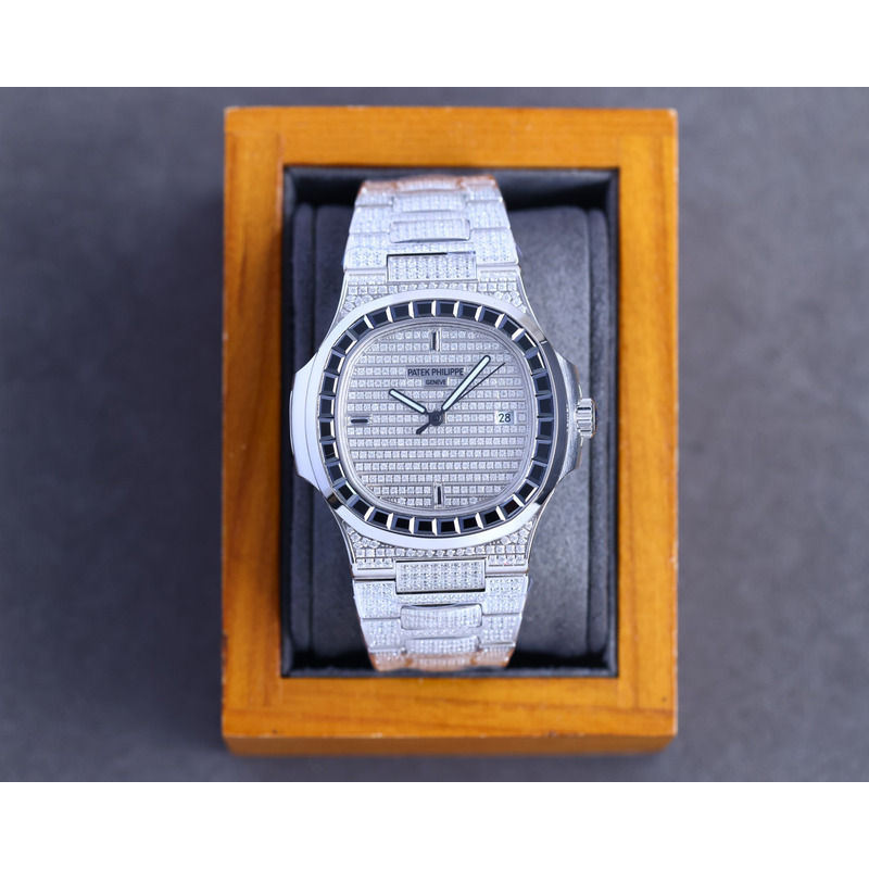 patek philippe nautilus 5719 black emerald Di*m*nds