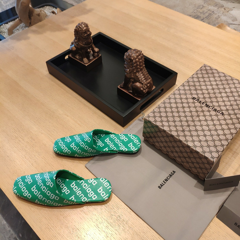 Ba*len*cia*ga all logo print slides green