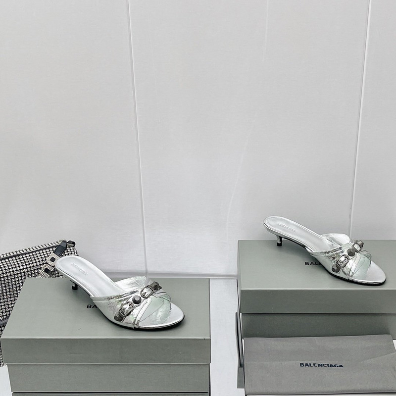 Ba*len*cia*ga cagole sheepskin sandals  silver