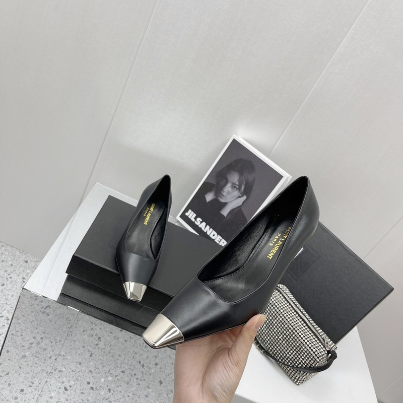 Saint Laurent Shiny Leather High Heel Black