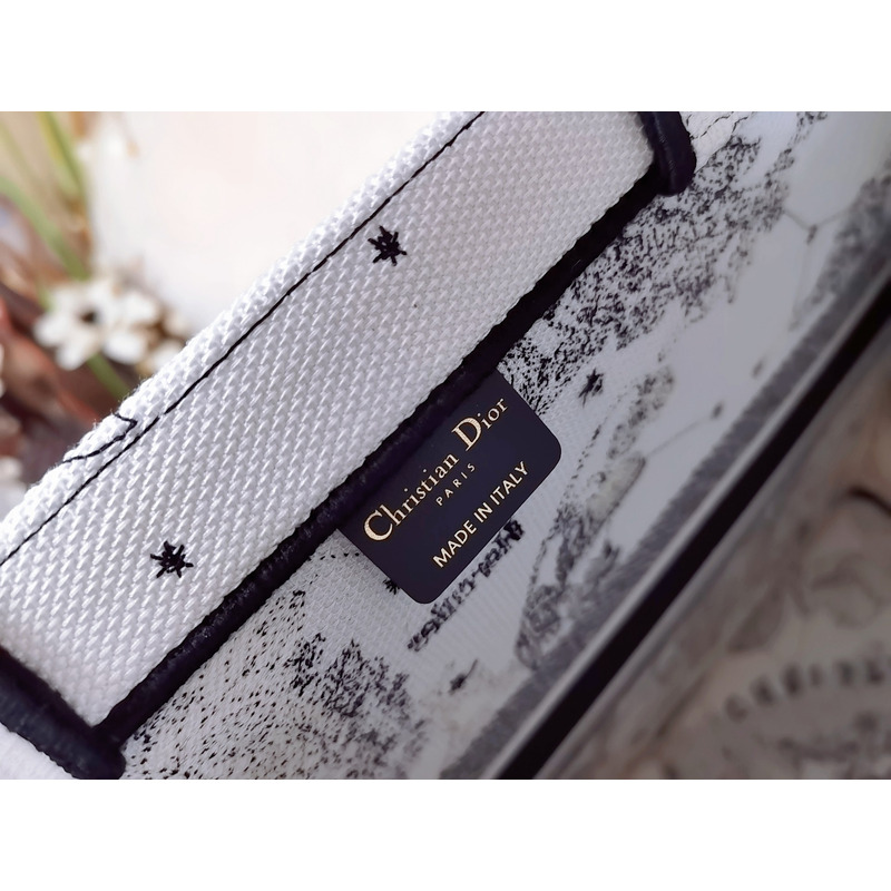 D*or constellation embroidered tote bag white