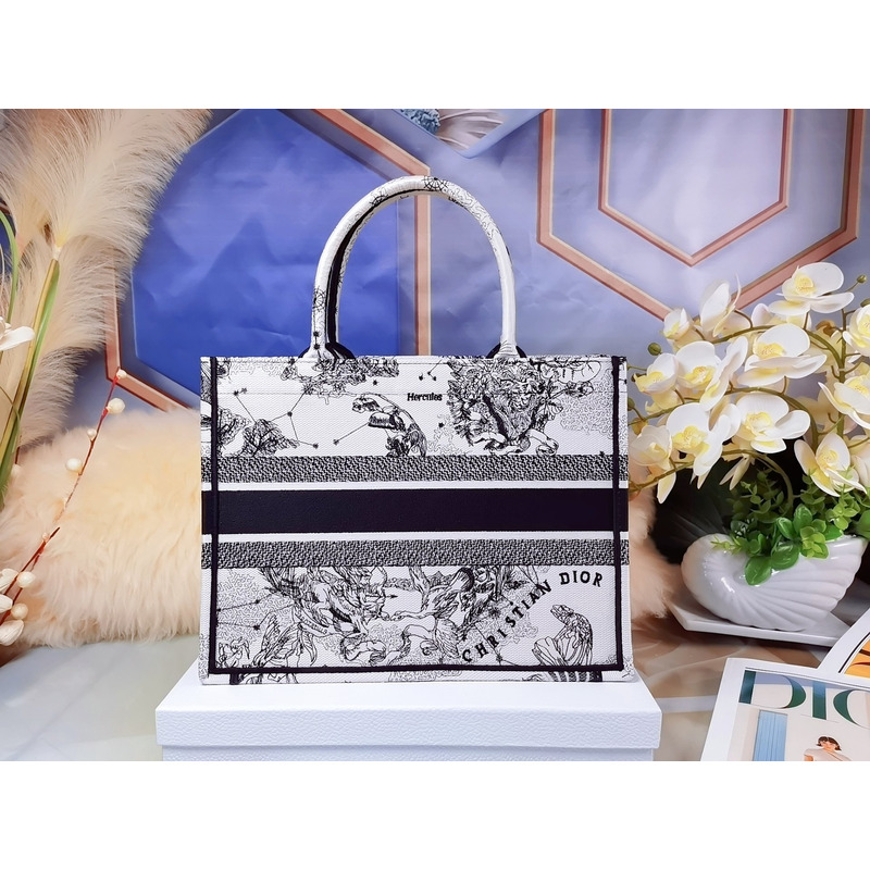 D*or constellation embroidered tote bag white