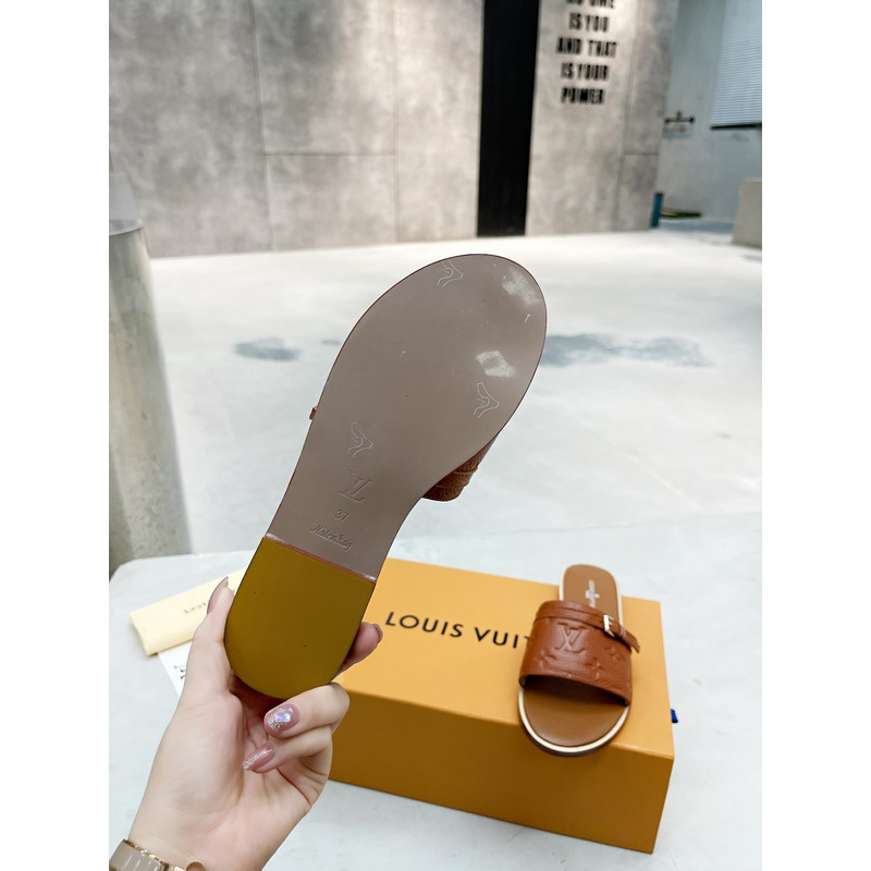 l**is V*t*n flat mules cinnamon