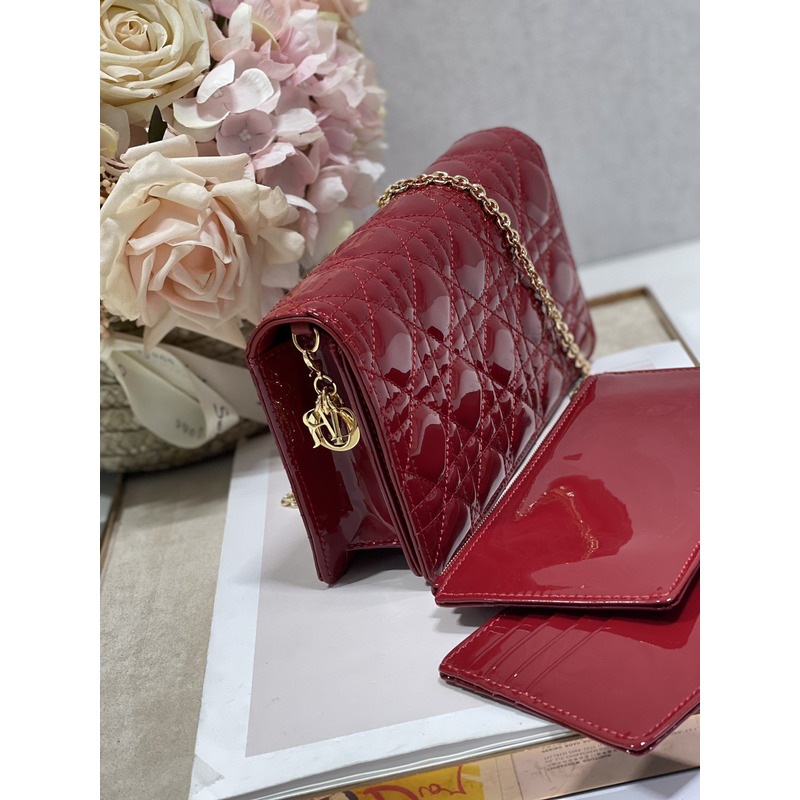 D*or lambskin chain clutch 21.5 x 11.5 x 3cm cherry red
