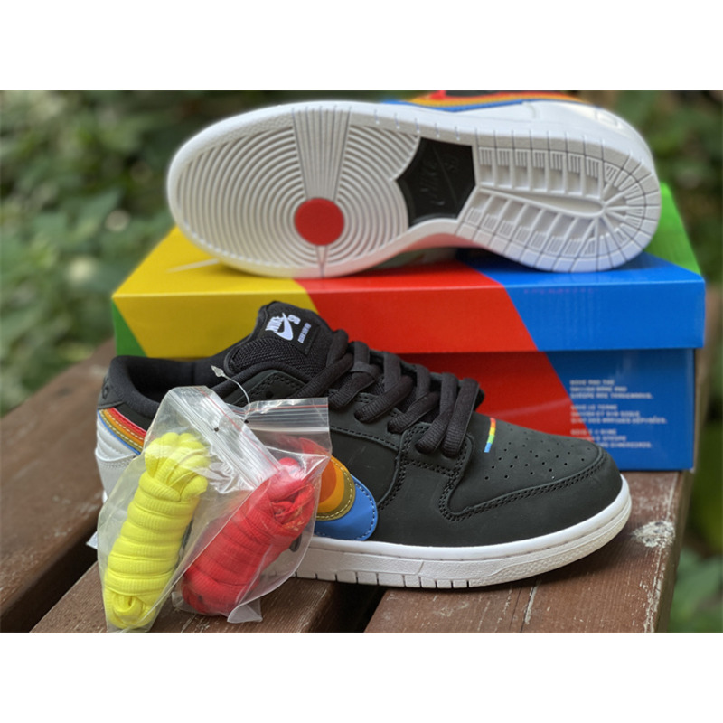 Nike SB Dunk Low Polaroid