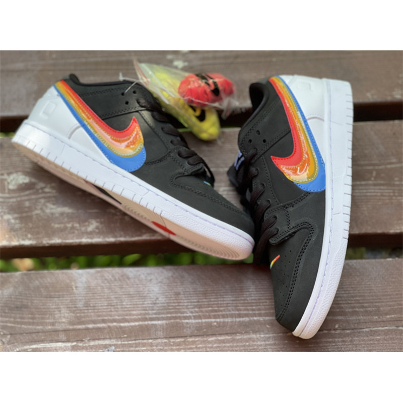 Nike SB Dunk Low Polaroid