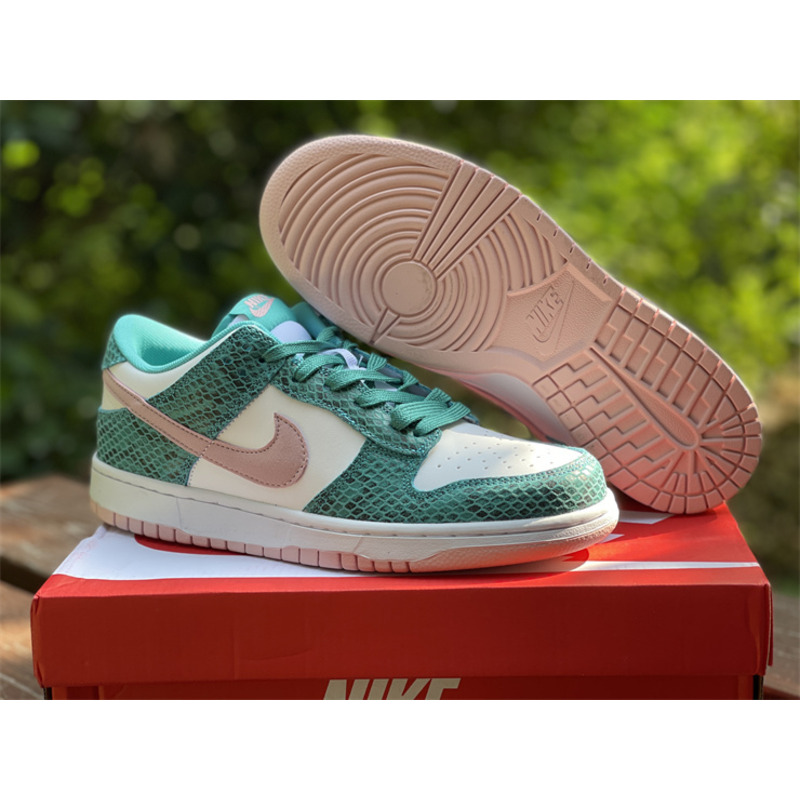 Nike Dunk Low Sneakers Green Snakeskin