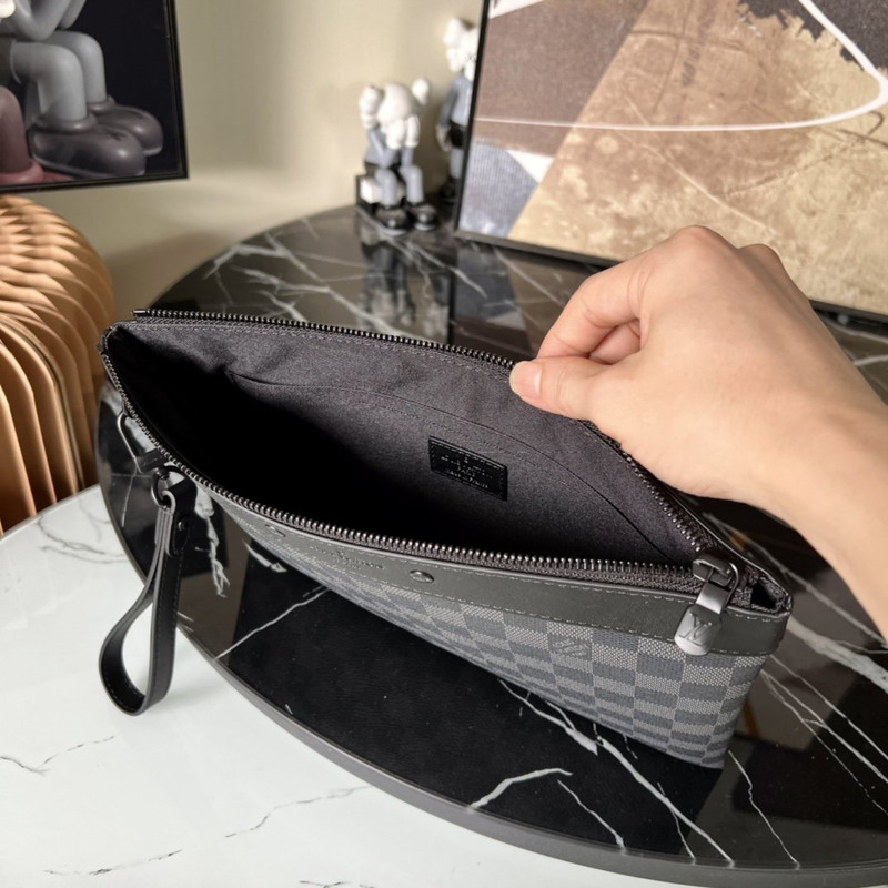 LV Pochette To-Go M81569