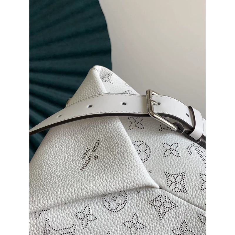l**is V*t*n beaubourg hobo leather handbag  white m56073
