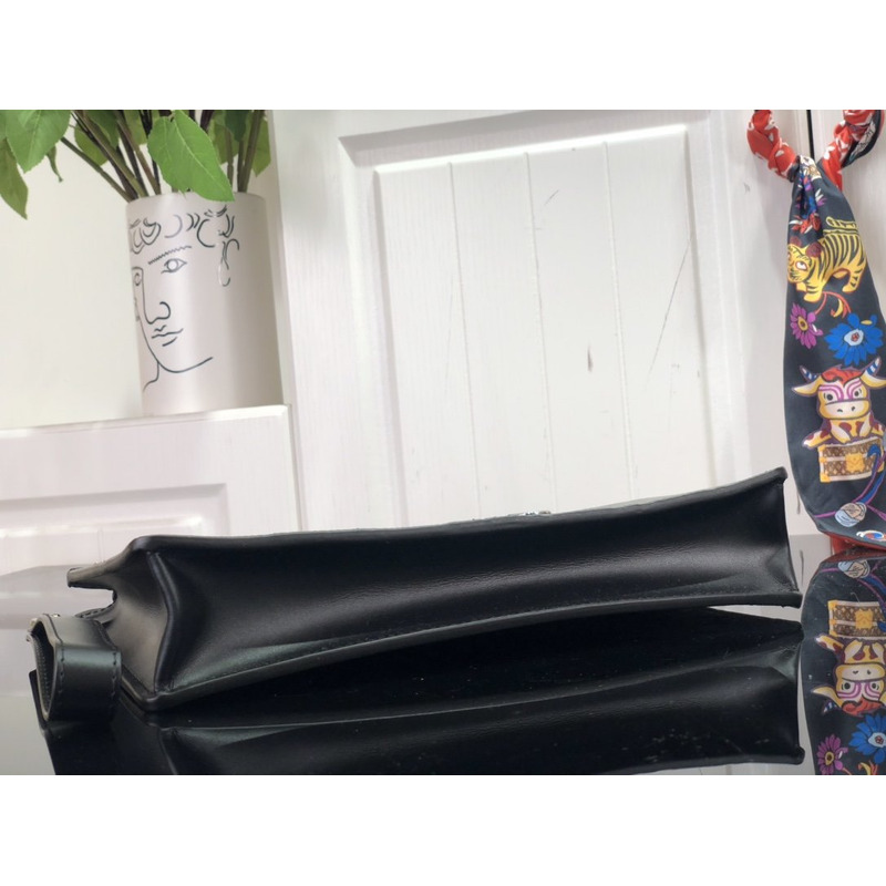 LV Standing Bag M81310