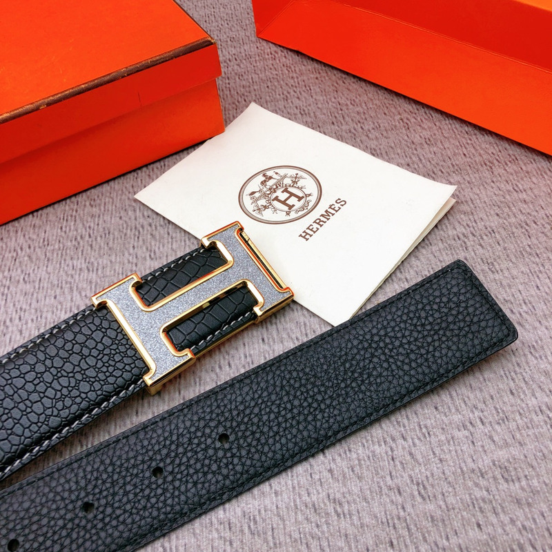 H**mes h logo with gold edge belt