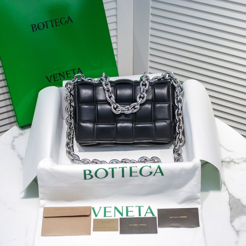 Bo*te*ga ve*ne*ta chain padded cassette silver-tone crossbody bag black