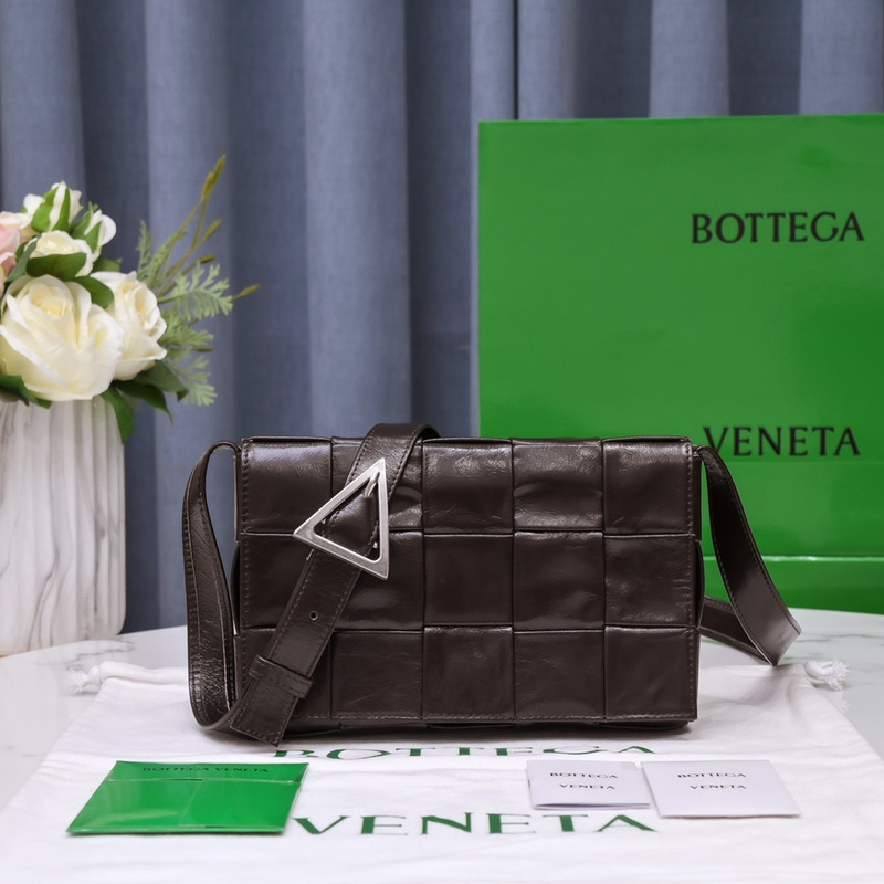 Bo*te*ga ve*ne*ta  intrecciato paper cassette leather shoulder bag brown