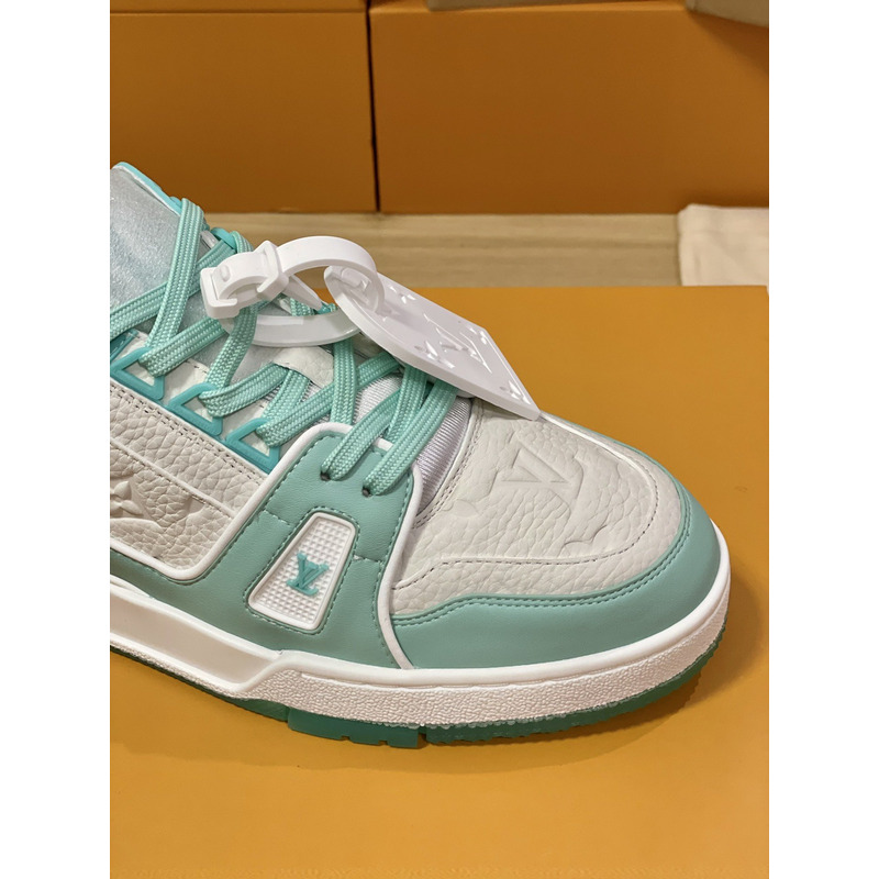 l**is V*t*n trainer sneaker low white light green