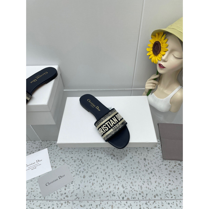D*or dway slide deep blue embroidered cotton