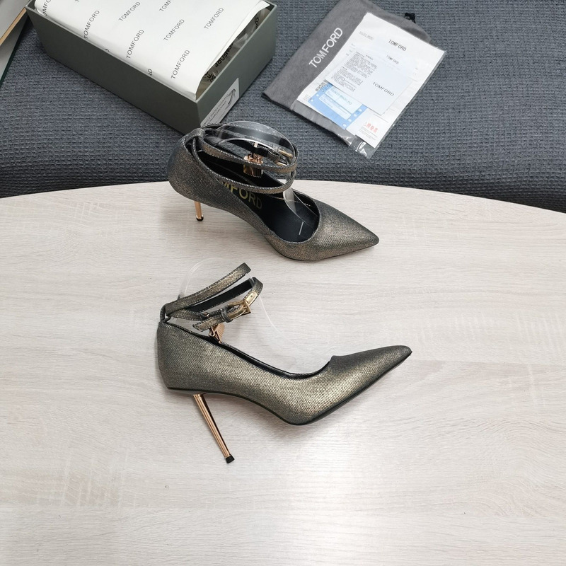 Tom Ford Padlock leather pumps in Black Gold 10.5cm
