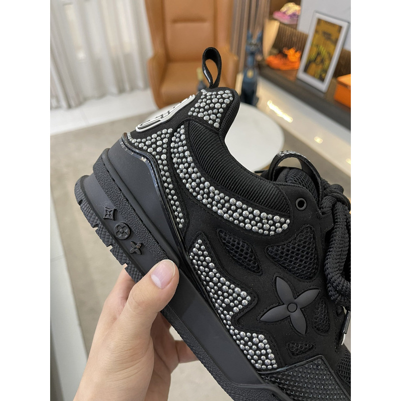 l**is V*t*n skate ss23 black