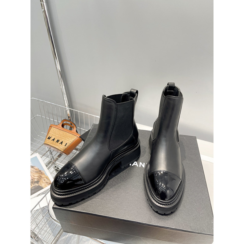 Ch*el plain elegant style logo boots black