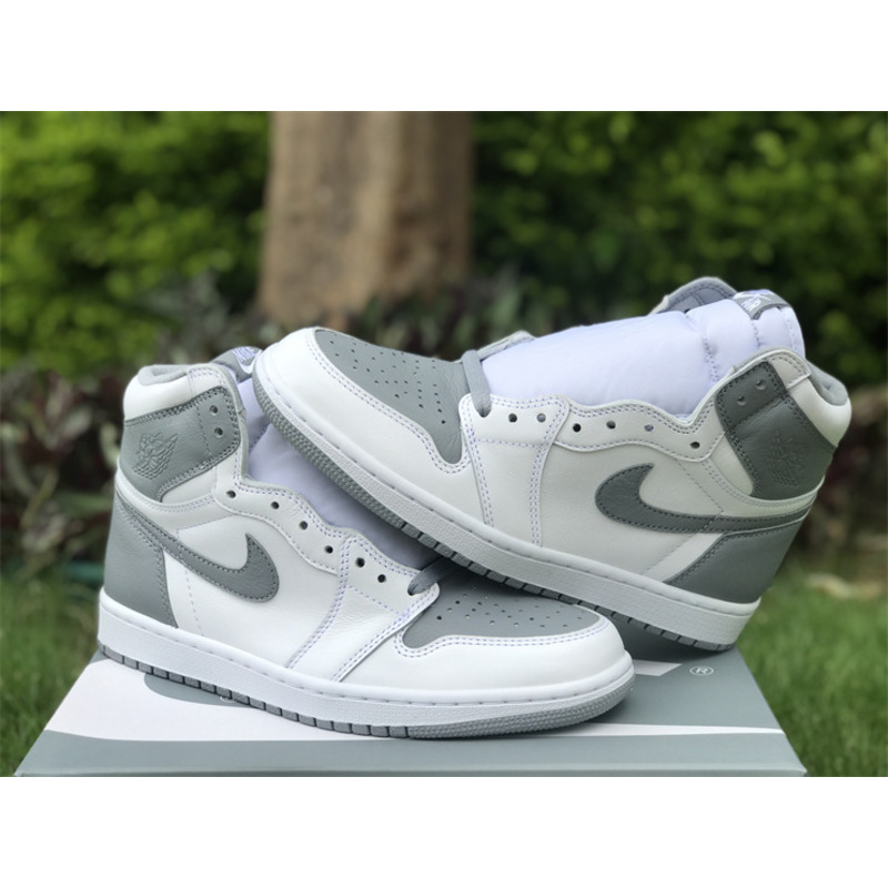 Air Jordan 1 Retro High OG “Stealth”