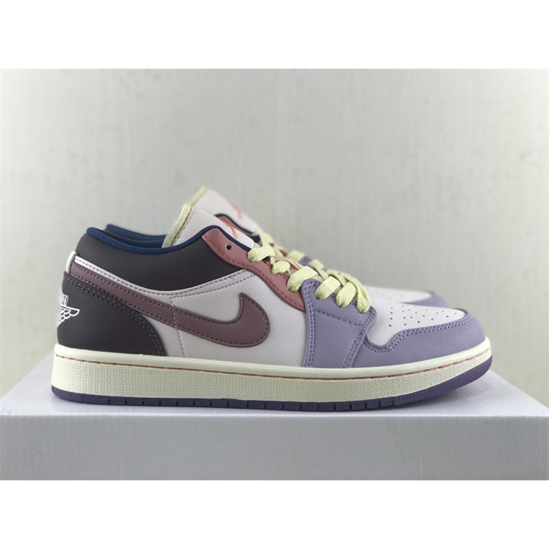 WMNS Air Jordan 1 Low SE 