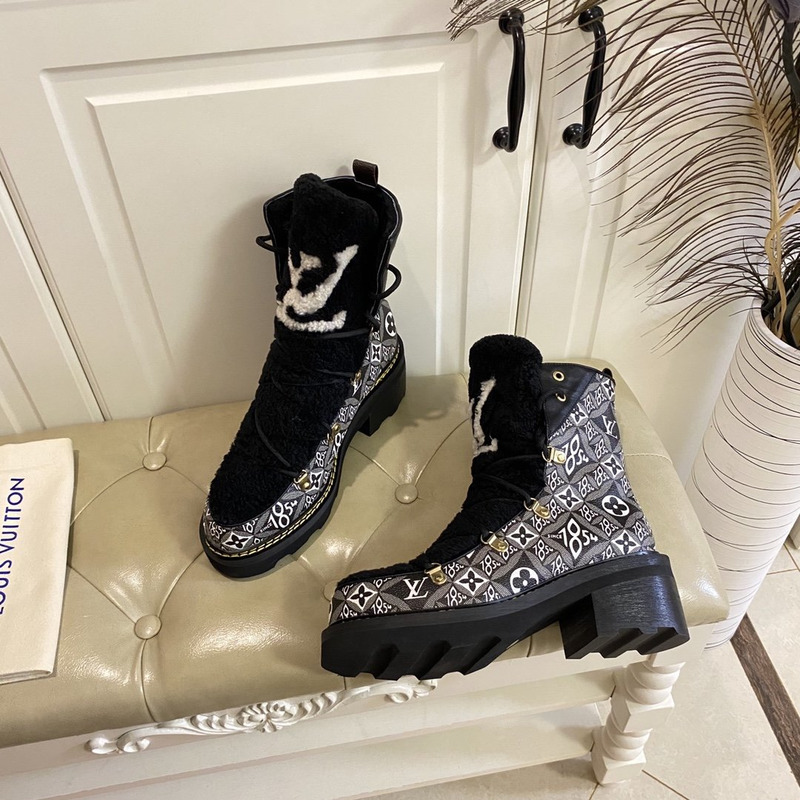 l**is V*t*n 2020 beaubourg ankle boots