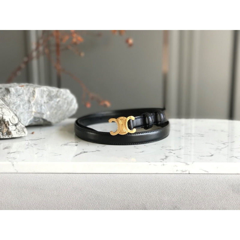 Ce**e  small triomphe belt in smooth calfskin black