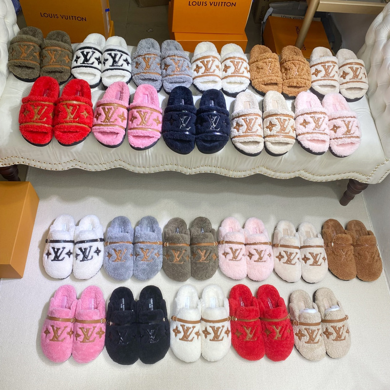 l**is V*t*n paseo flat comfort mule slides