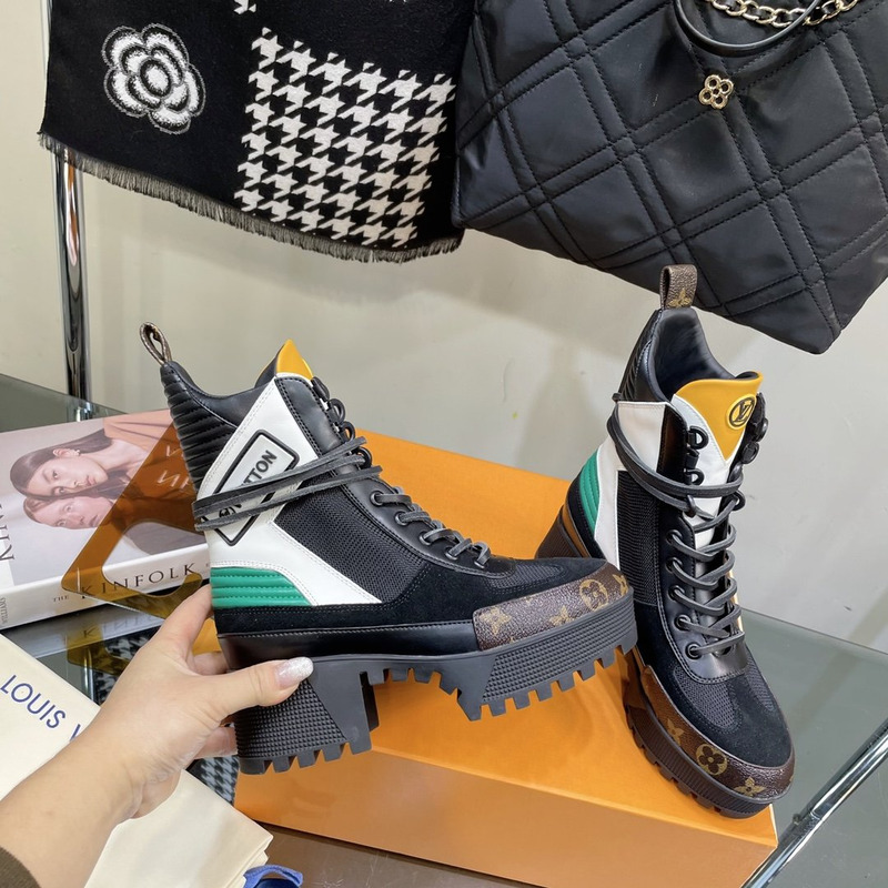 l**is V*t*n laureate platform desert boots