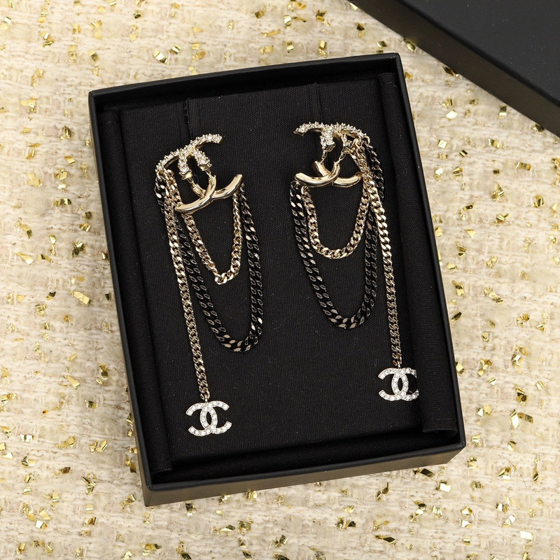 ch*el cc Di*m*nd tassel earring