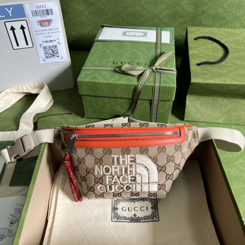 g*u*i x the n0*h F**e logo belt bag red