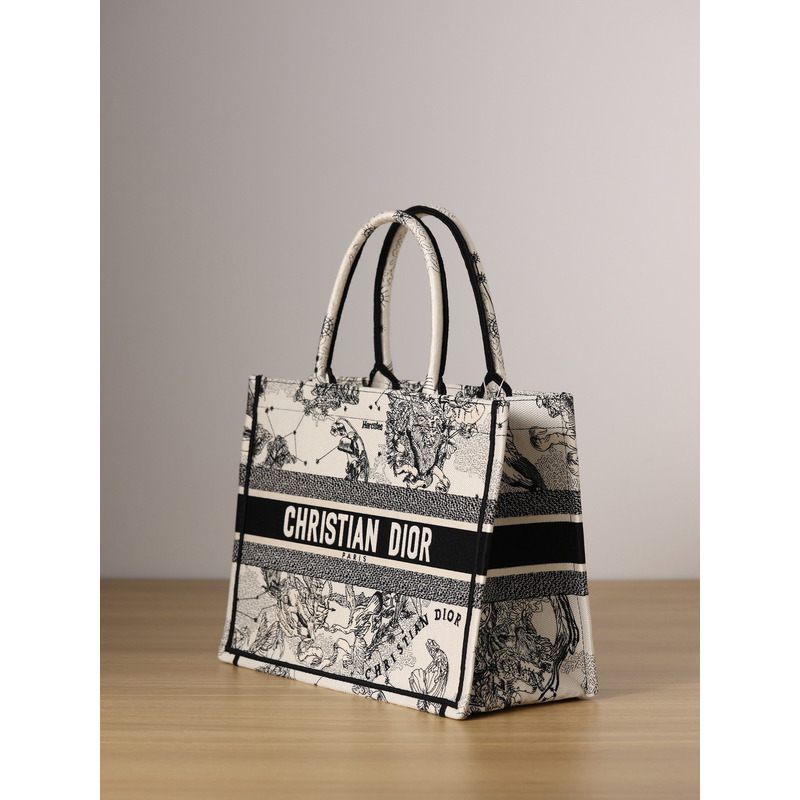 D*or book tote in milky white