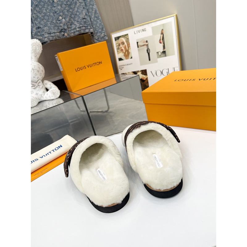 l**is V*t*n slipper pillow white