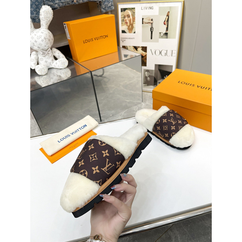 l**is V*t*n slipper pillow white