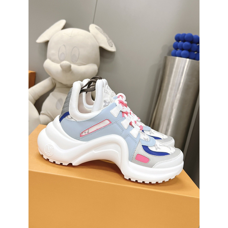 l**is V*t*n archlight sneakers light blue
