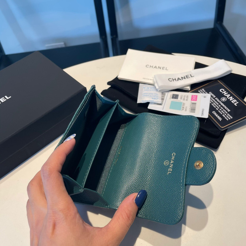 Ch*el classic flap wallet emerald green
