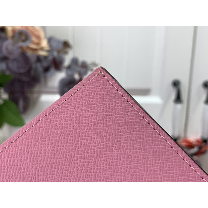 l**is V*t*n paassport cover