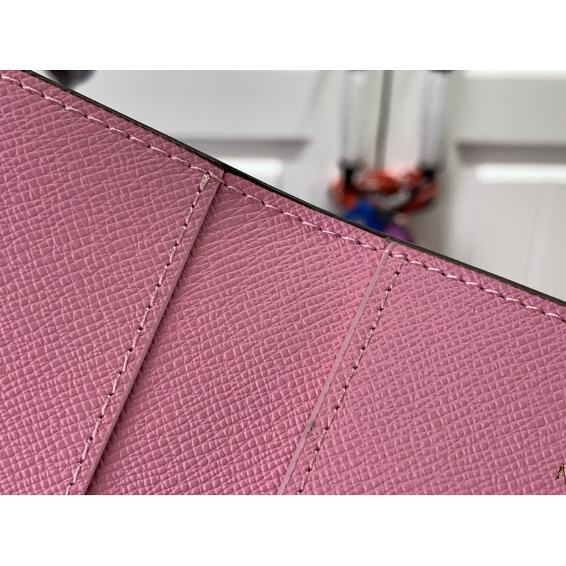 l**is V*t*n paassport cover