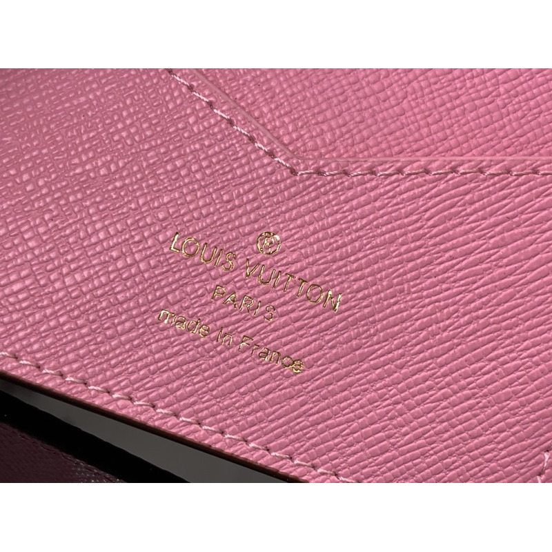 l**is V*t*n paassport cover